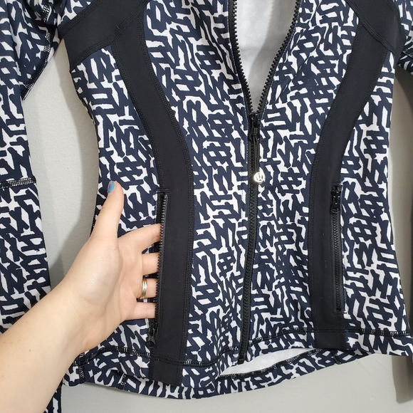 Lululemon Abstract Print Define Athletic Jacket - Picture 4 of 5